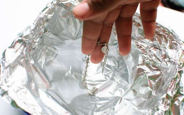 ТОП-16 эффективных способов, как почистить серебро в домашних условиях + чем нельзя обрабатывать украшения