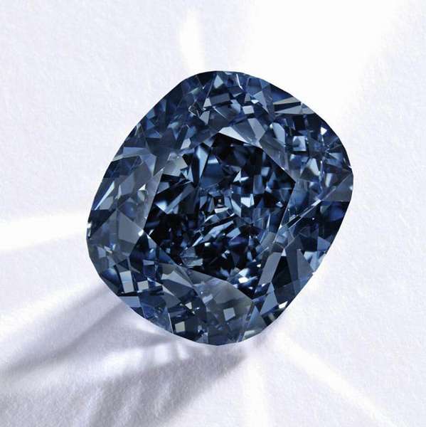 Синий алмаз — настоящая роскошь для богатых и бесстрашных
