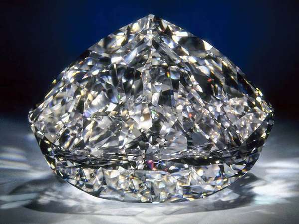 ТОП-10 самых больших бриллиантов в мире и их тайны