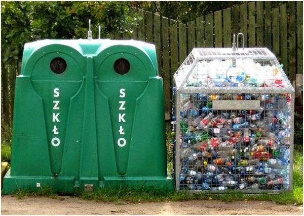 зеленые контейнеры под мусор